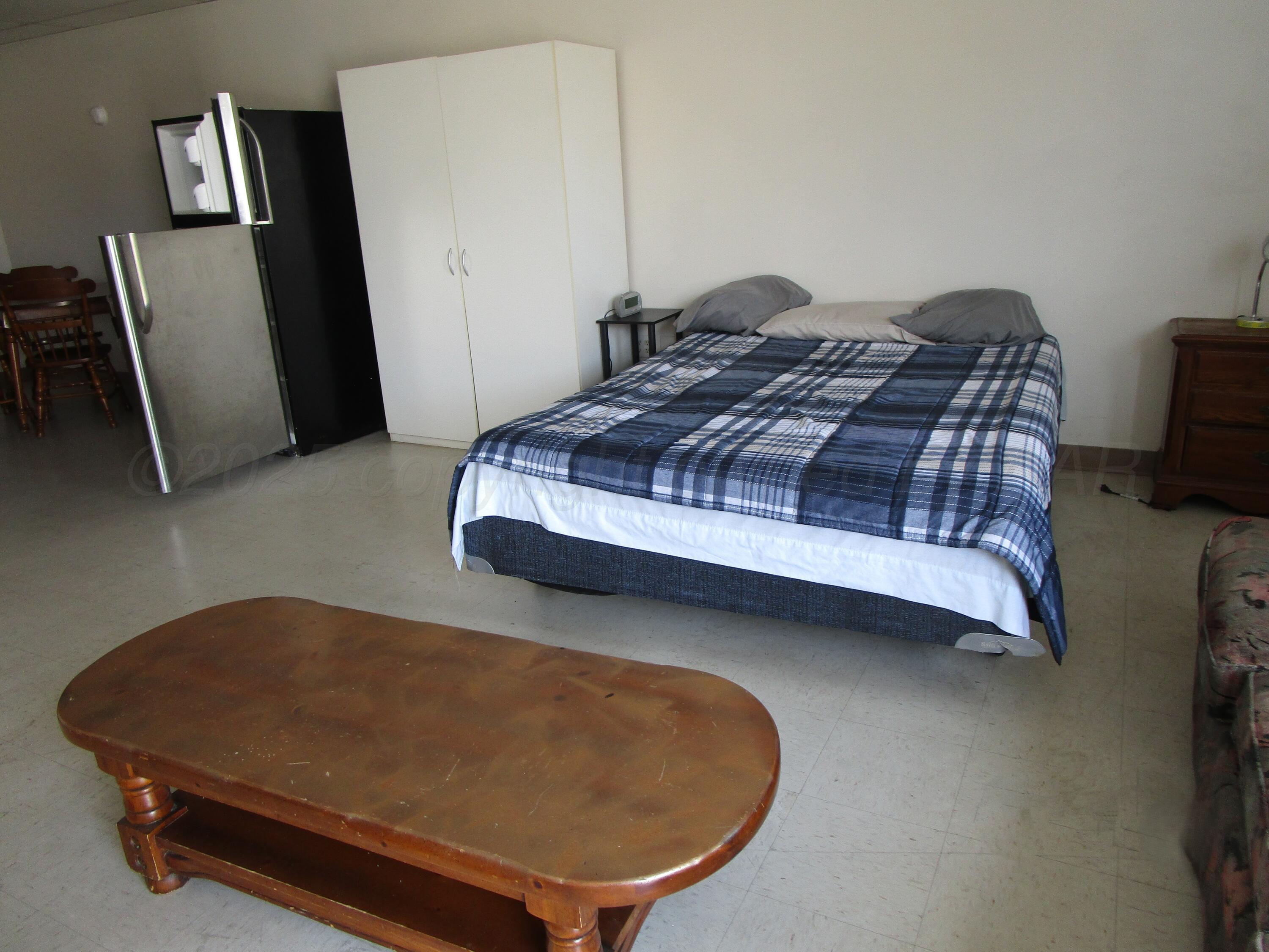 702 Deahl Street Borger, TX 79007 - Photo 2 of 7 Bed