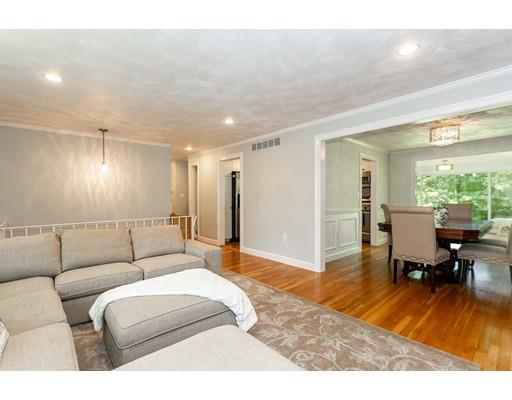 128 Harding Street Medfield, MA 02052 - Photo 5 of 20 Gallery Image 5