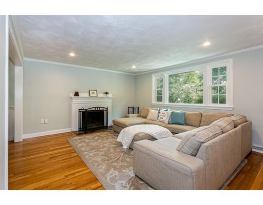 128 Harding Street Medfield, MA 02052 - Photo 6 of 20 Gallery Image 6