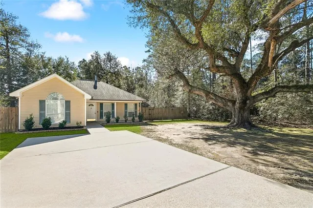 $250,000 | 27414 Zelda Drive, Lacombe, LA 70445