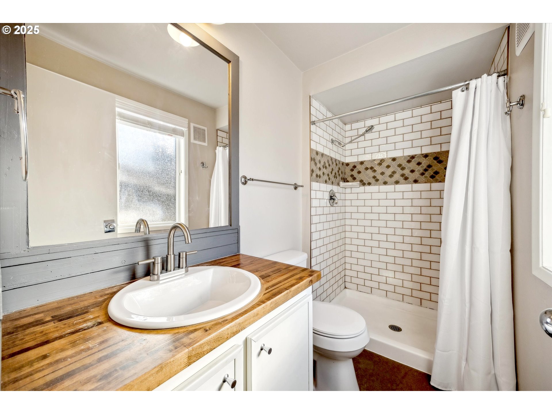 15735 Southwest Springfield Lane Beaverton, OR 97007 - Photo 23 of 36 Bathroom, Attached