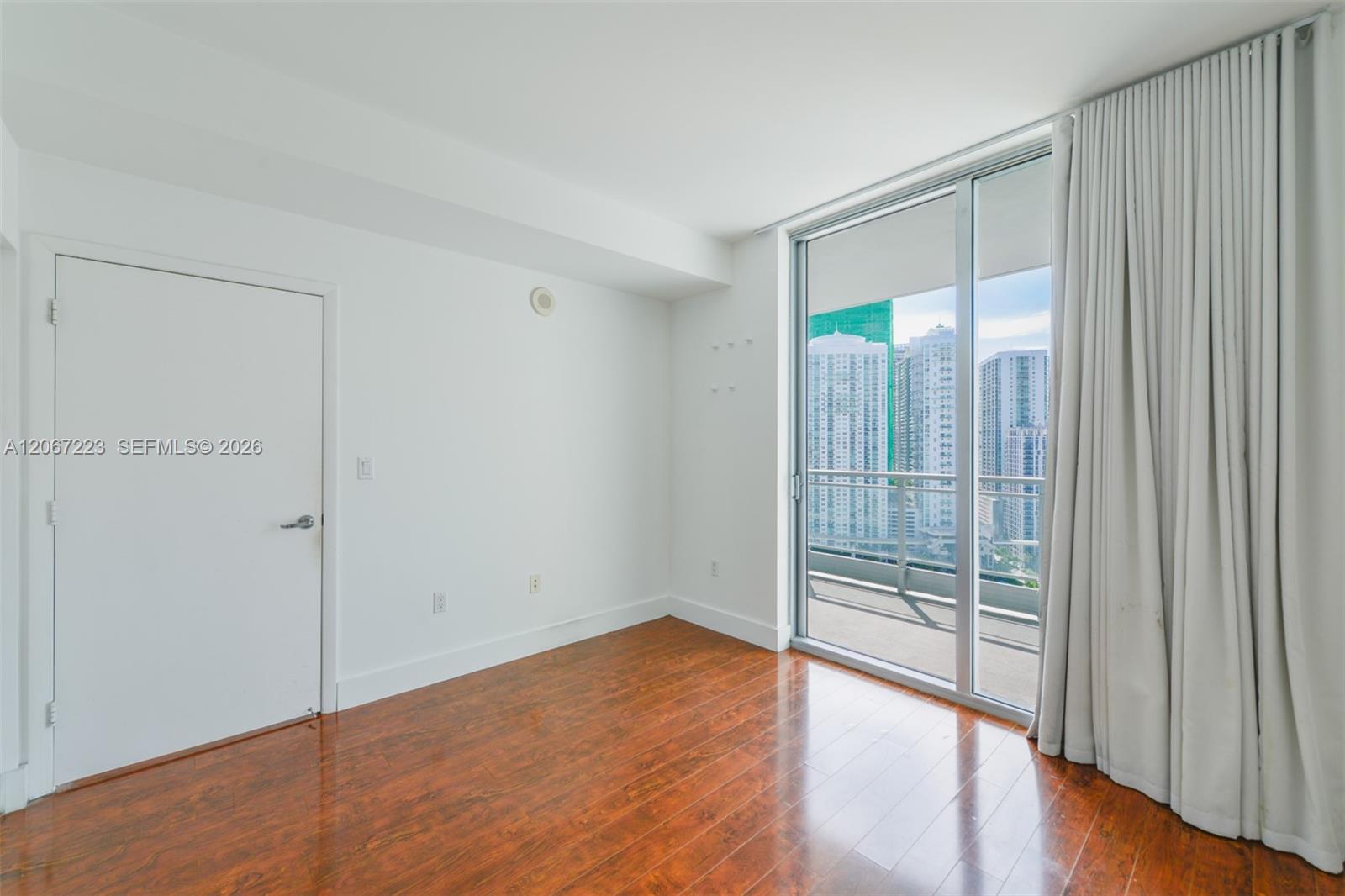 90 Southwest 3rd Street, Unit 2501 Miami, FL 33130 - Photo 21 of 42 Gallery Image 21