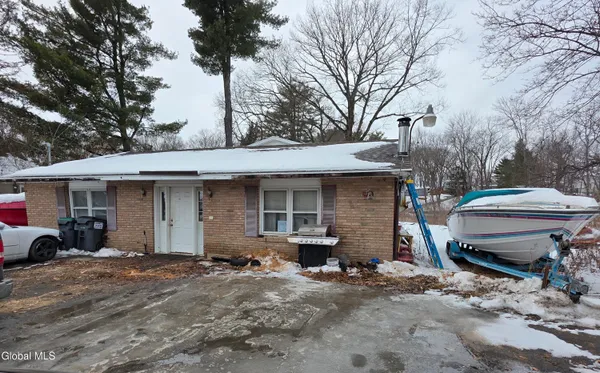 $160,000 | 1103 River Road, Troy, NY 12182