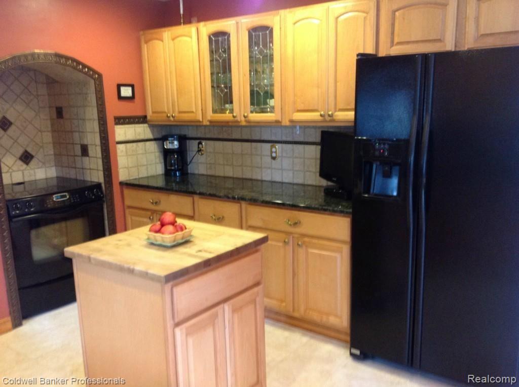 1539 Indian Road Lapeer, MI 48446 - Photo 4 of 42