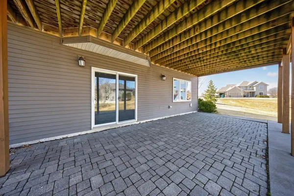 $819,500 | 1504 Century Corner Lane Northeast, Rochester, MN 55906