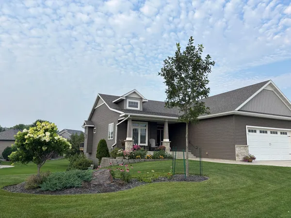 $819,500 | 1504 Century Corner Lane Northeast, Rochester, MN 55906