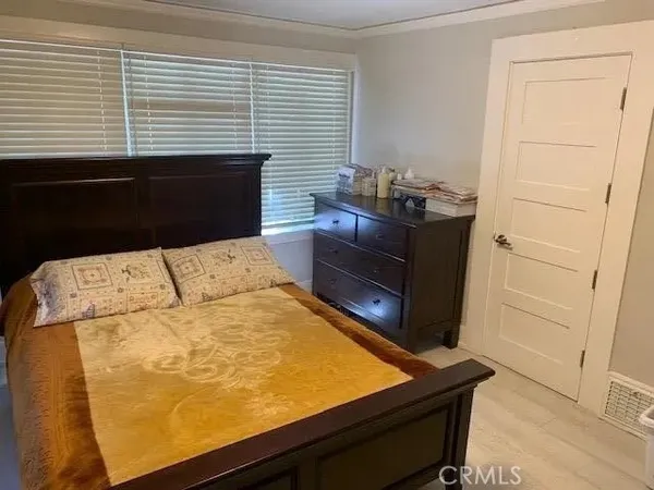 a bed room with a bed