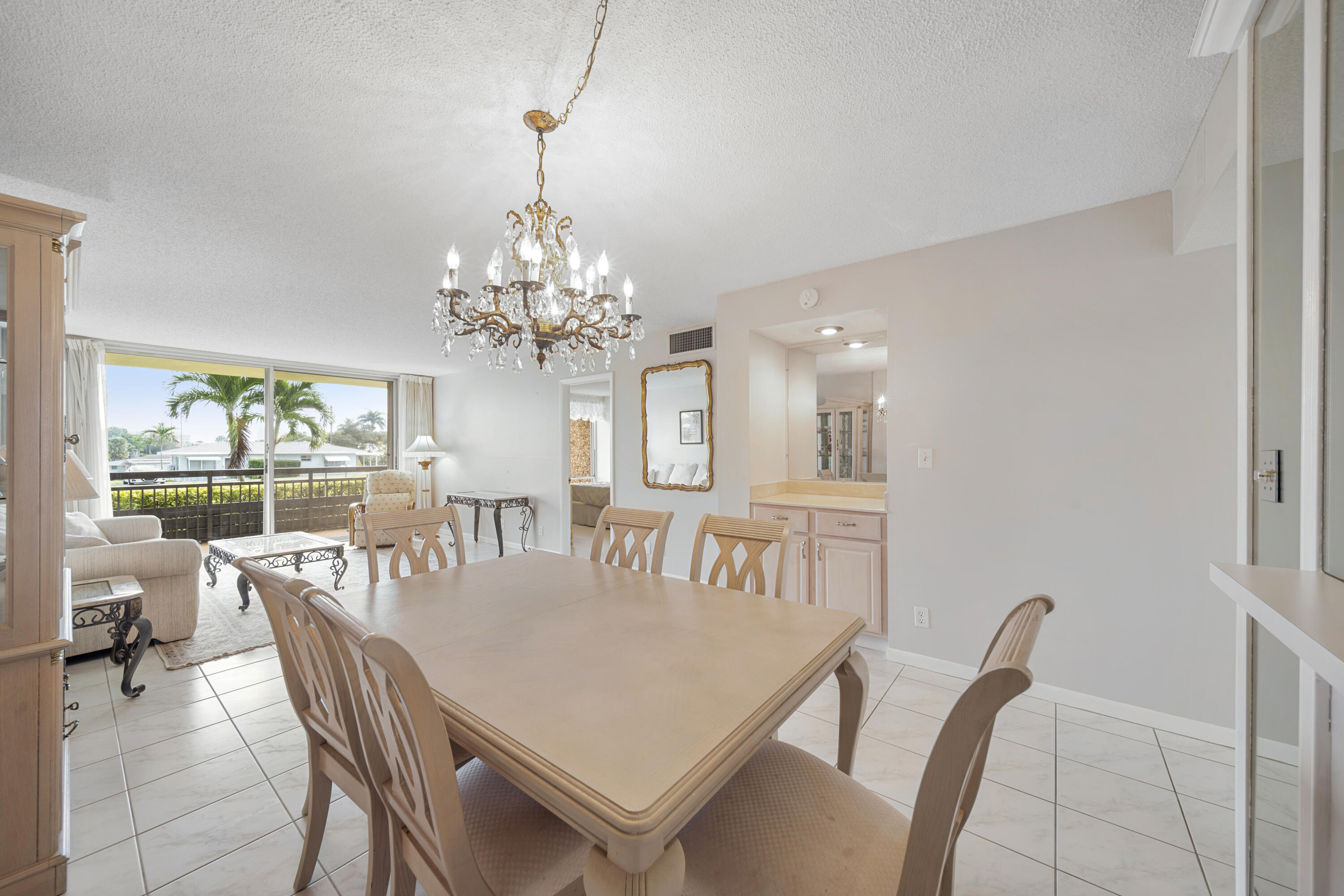 555 Northwest 4th Avenue, Unit 1240 Boca Raton, FL 33432 - Photo 14 of 31 Dining Area