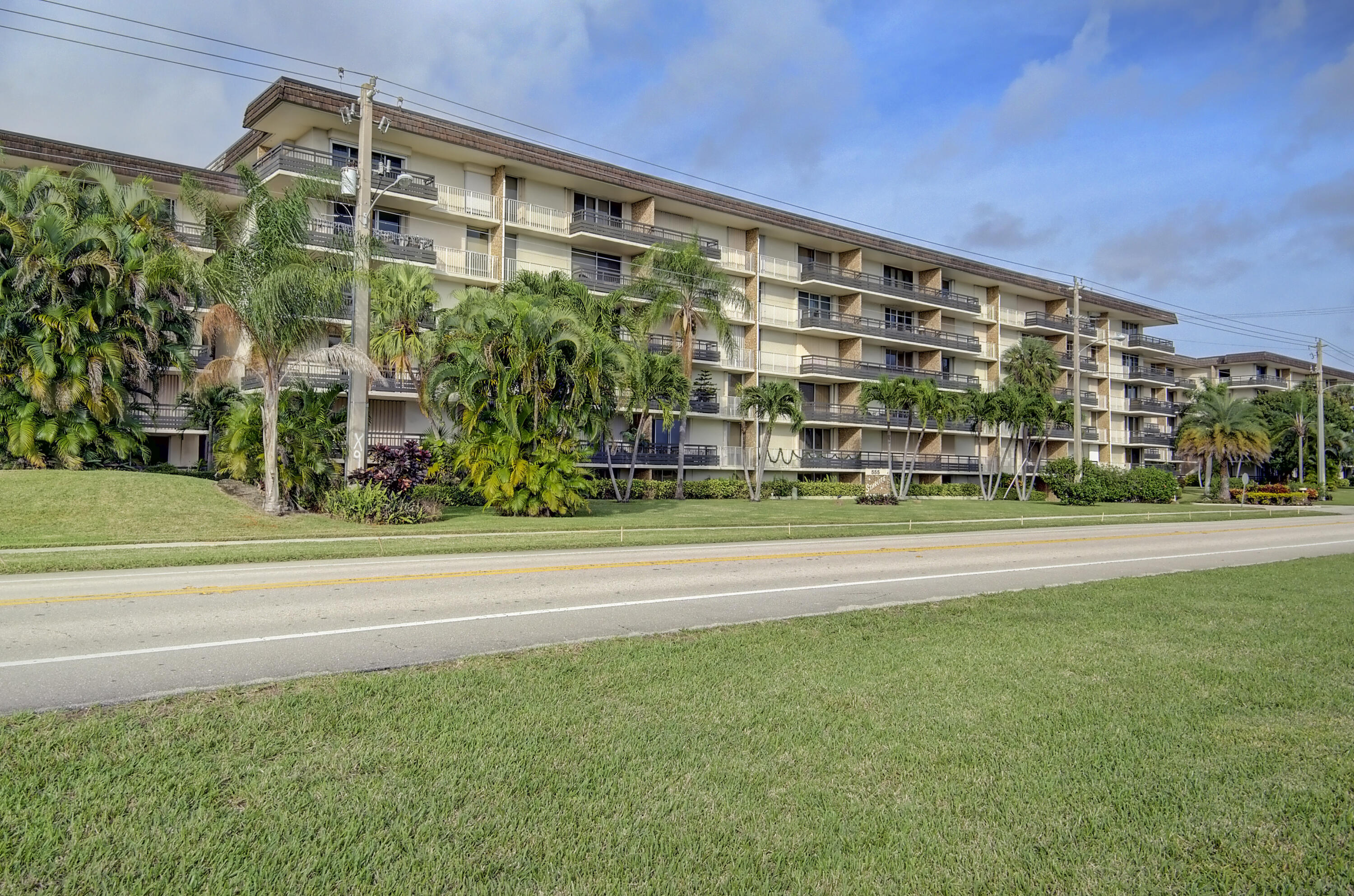 555 Northwest 4th Avenue, Unit 1240 Boca Raton, FL 33432 - Photo 30 of 31 Starlite East side of bldg