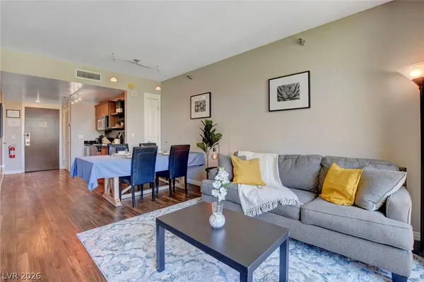 $2,000 | 29 Montelago Boulevard, Unit 202, Henderson, NV 89011