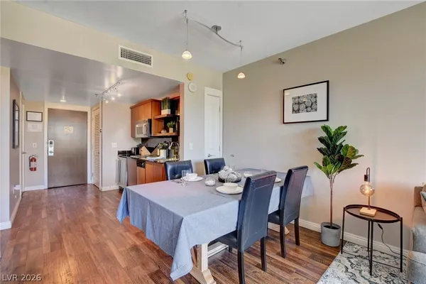 $2,000 | 29 Montelago Boulevard, Unit 202, Henderson, NV 89011