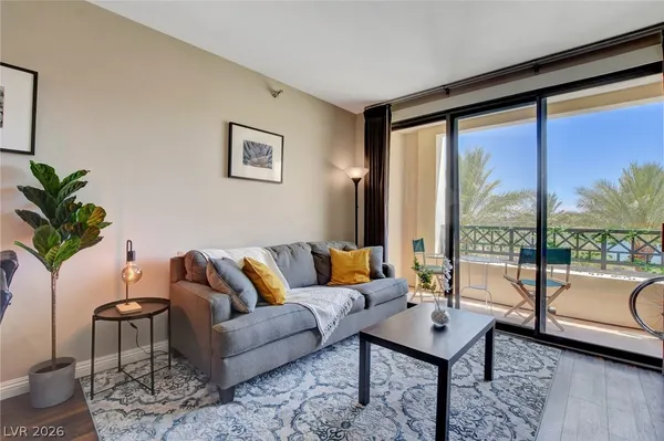 $2,000 | 29 Montelago Boulevard, Unit 202, Henderson, NV 89011