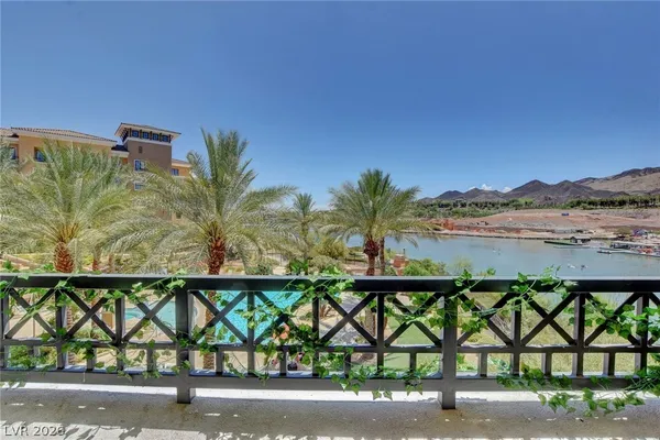 $2,000 | 29 Montelago Boulevard, Unit 202, Henderson, NV 89011