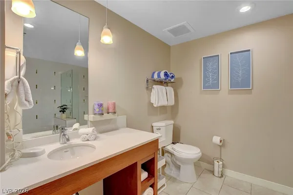 $2,000 | 29 Montelago Boulevard, Unit 202, Henderson, NV 89011