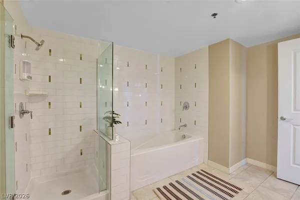 $2,000 | 29 Montelago Boulevard, Unit 202, Henderson, NV 89011
