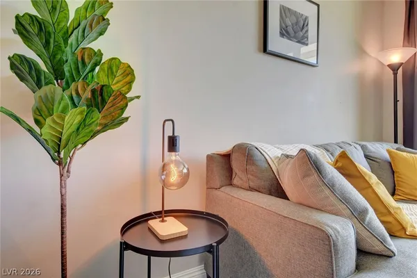 $2,000 | 29 Montelago Boulevard, Unit 202, Henderson, NV 89011