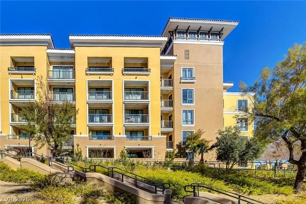 $2,000 | 29 Montelago Boulevard, Unit 202, Henderson, NV 89011