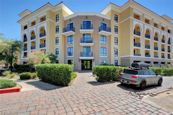 $2,000 | 29 Montelago Boulevard, Unit 202, Henderson, NV 89011