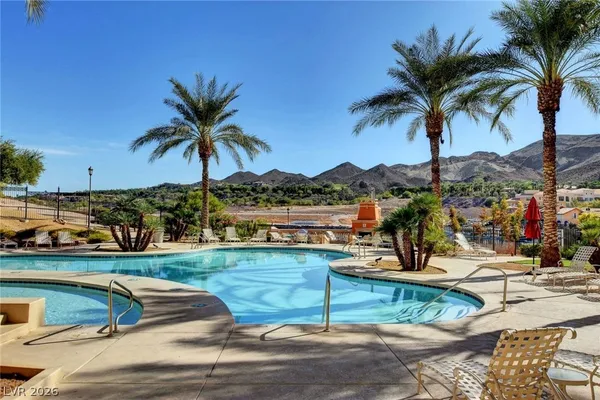 $2,000 | 29 Montelago Boulevard, Unit 202, Henderson, NV 89011
