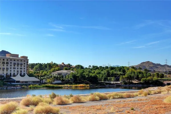 $2,000 | 29 Montelago Boulevard, Unit 202, Henderson, NV 89011