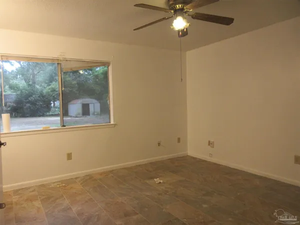 $1,750 | 5337 East Avenida De Golf, Pace, FL 32571