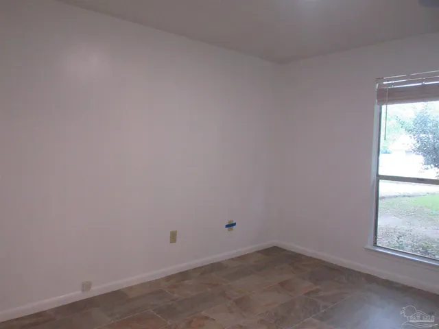 $1,850 | 5337 East Avenida De Golf, Pace, FL 32571