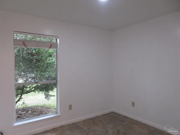 $1,750 | 5337 East Avenida De Golf, Pace, FL 32571