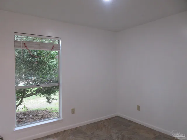 $1,850 | 5337 East Avenida De Golf, Pace, FL 32571