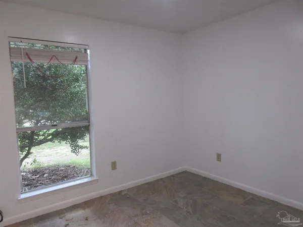 $1,750 | 5337 East Avenida De Golf, Pace, FL 32571