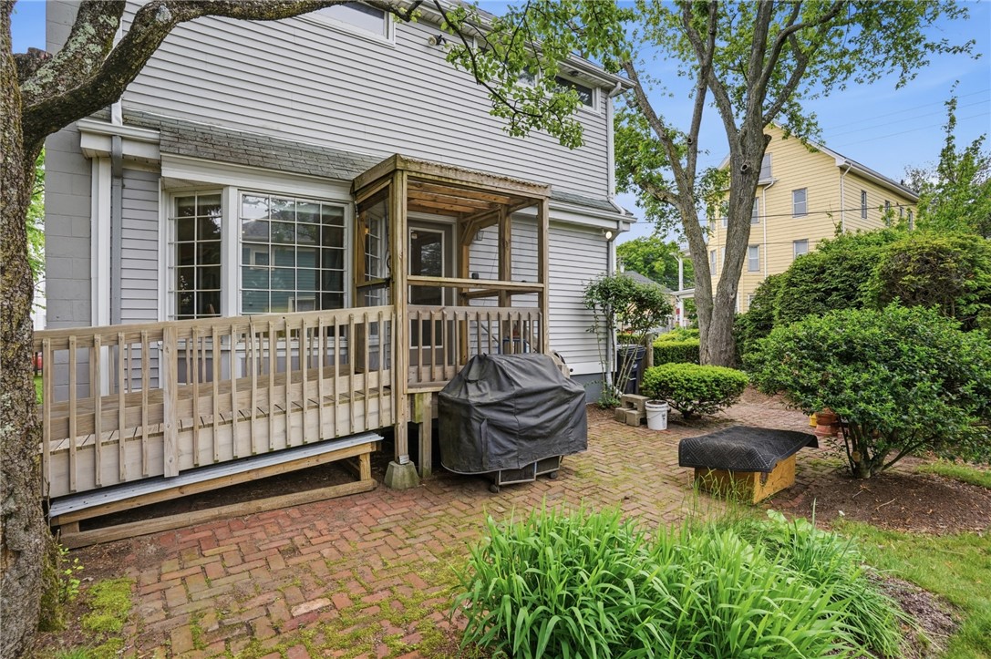 407 Smithfield Avenue Pawtucket, RI 02860 - Photo 46 of 49