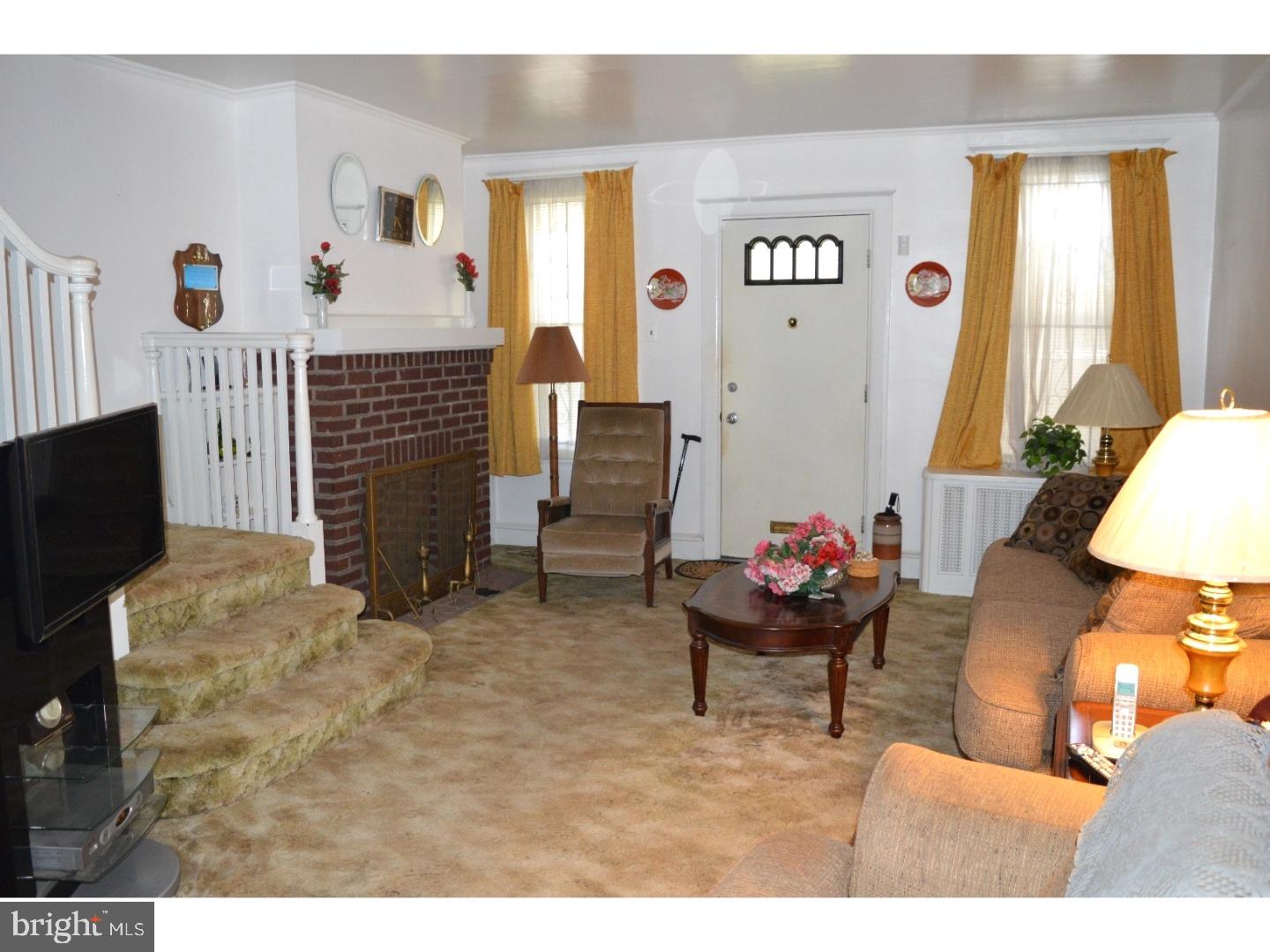 1003 West Tabor Road Philadelphia, PA 19141 - Photo 10 of 24 Living Room