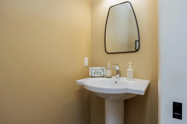 $2,175,000 | 6 Samoset Road, Sunapee, NH 03782