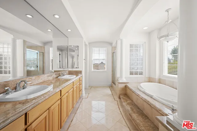 a view of a yard with a fountain