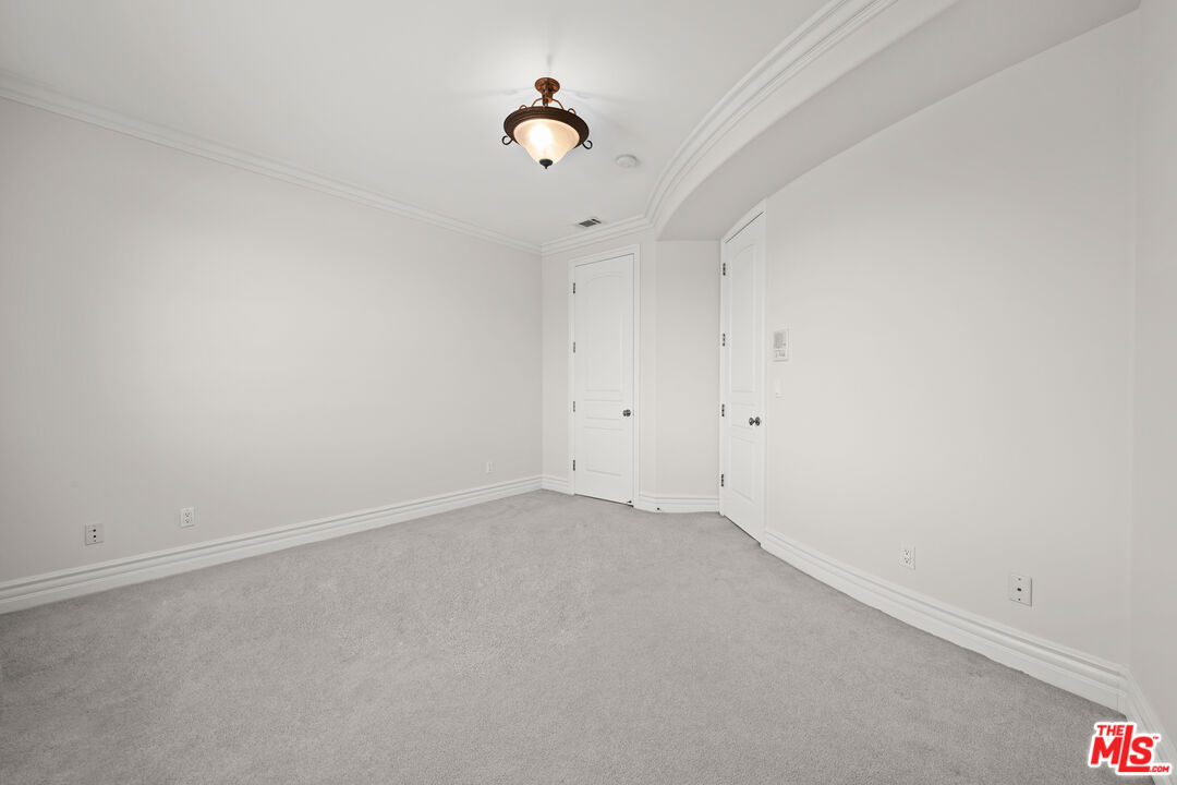 1756 Ruhland Avenue Manhattan Beach, CA 90266 - Photo 52 of 75 a view of an empty room
