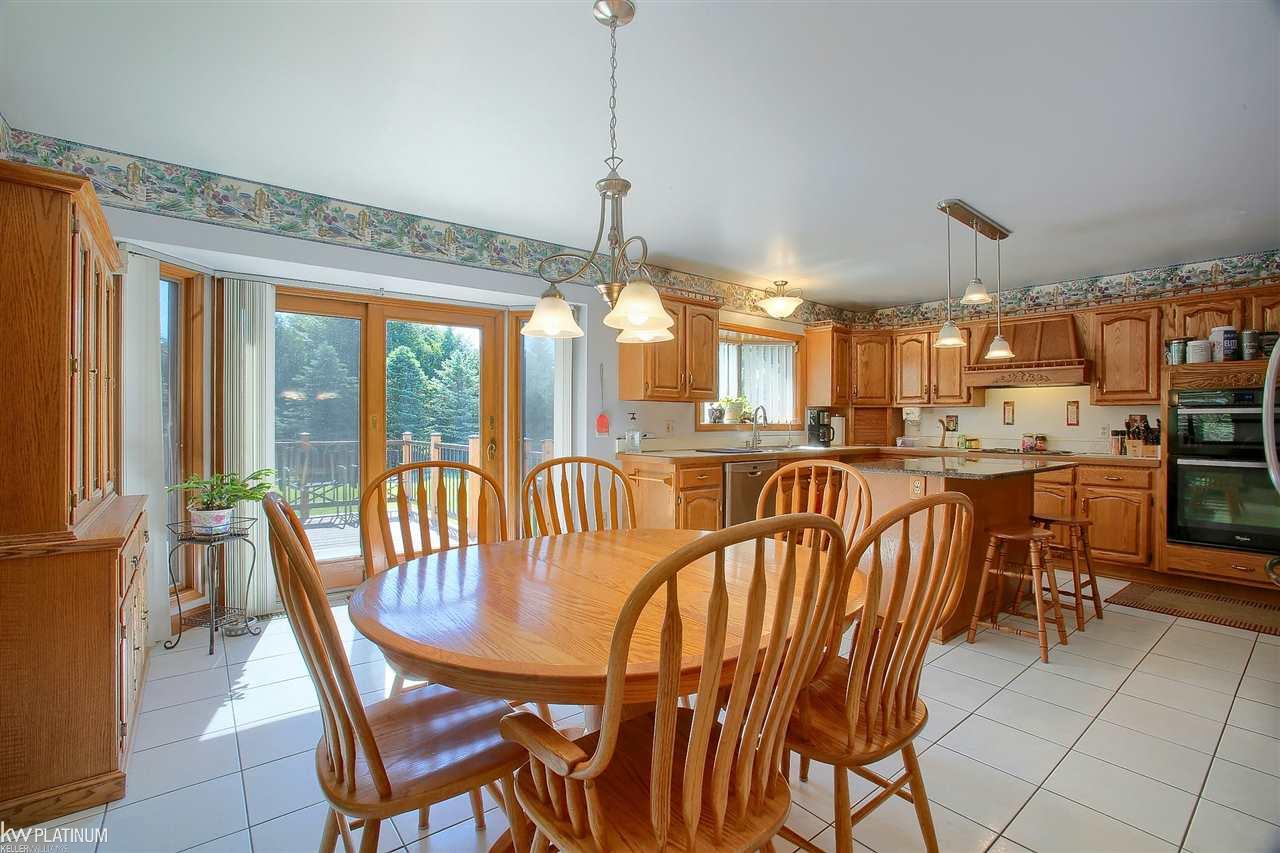 9560 Division Columbus, MI 48063 - Photo 12 of 45 50015288-11.JPG