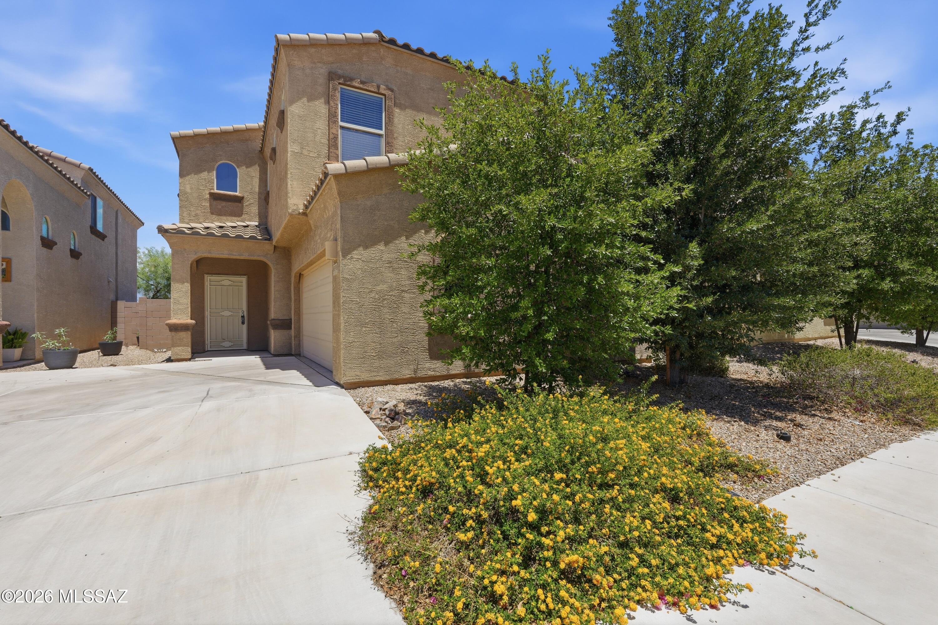 8895 East Abrams Loop Tucson, AZ 85710 - Photo 2 of 29 8895 (2)
