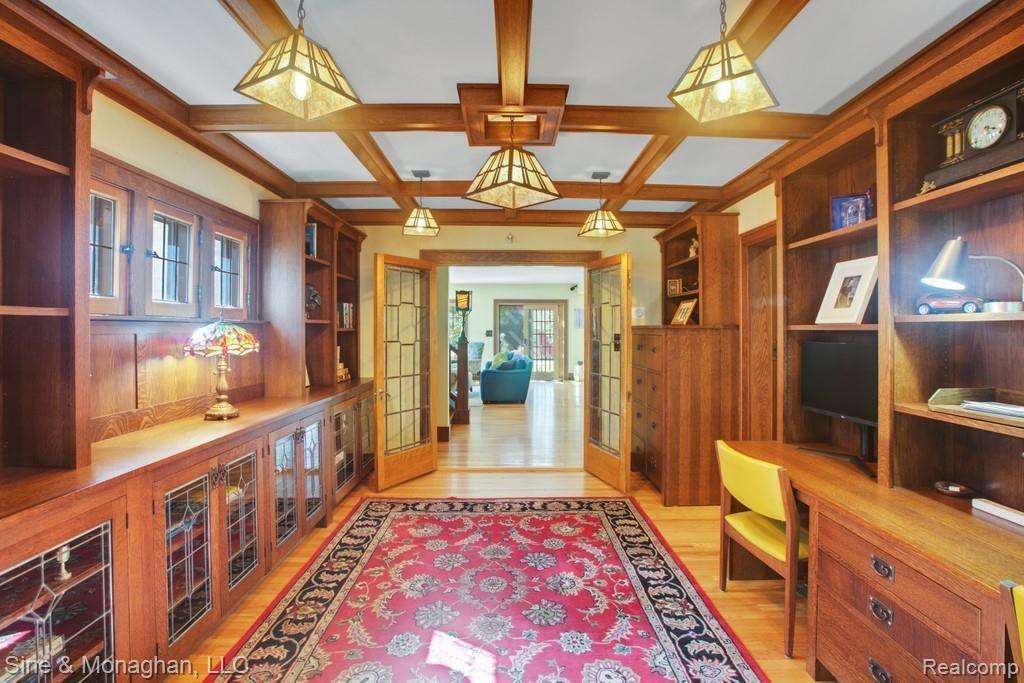 671 Washington Road Grosse Pointe, MI 48230 - Photo 10 of 62 009-hometown-visuals-2020_671-washington-gp.jpg-SMALL