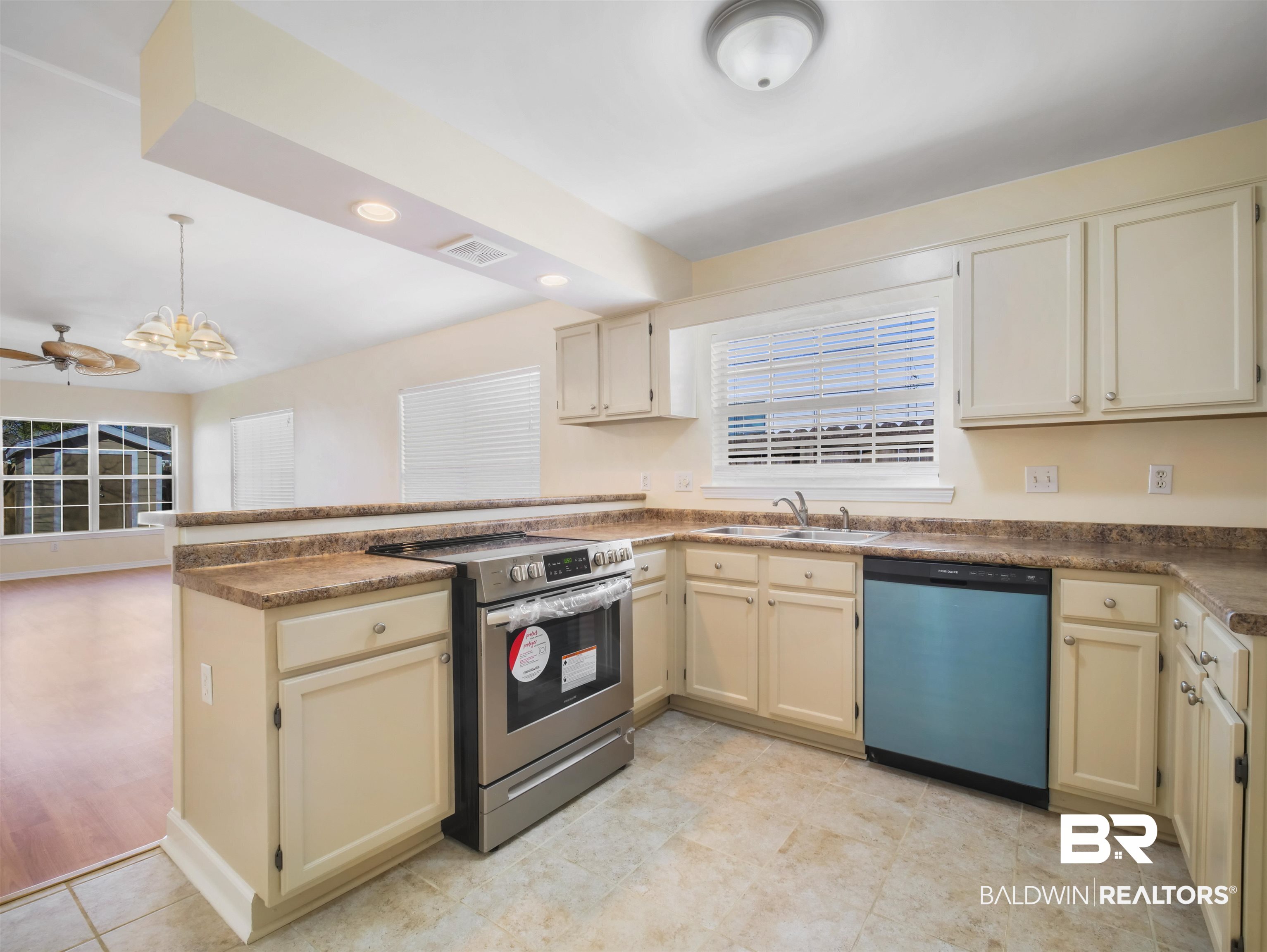 7635 Audubon Drive Foley, AL 36535 - Photo 9 of 25 Gallery Image 9