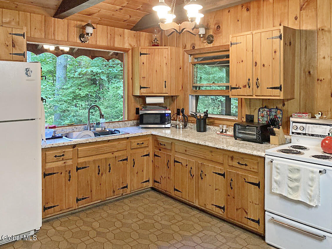 24 French Road Schroon, NY 12870 - Photo 11 of 39 cabin kitchen