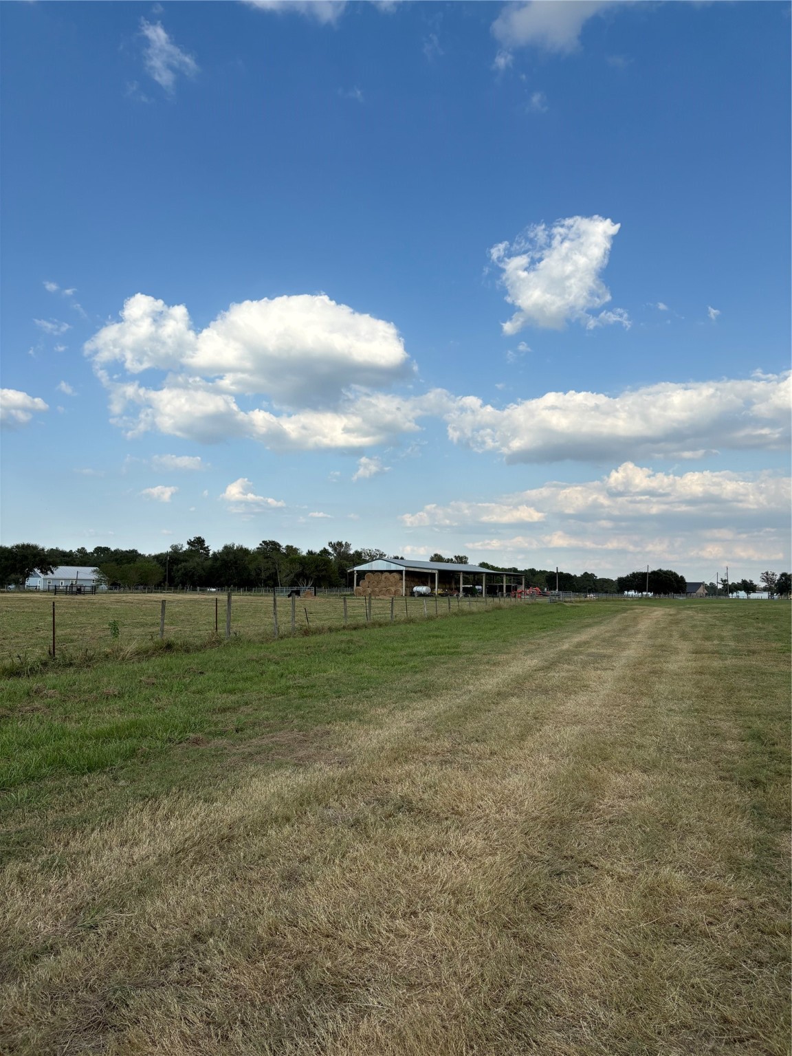 4282 Thompson Road Nome, TX 77629 - Photo 14 of 30 a view of an ocean and city