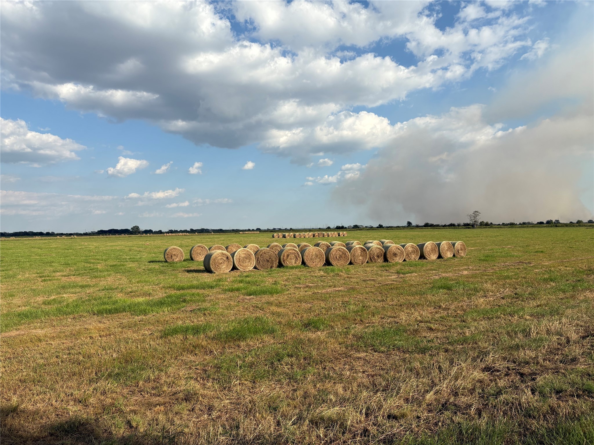 4282 Thompson Road Nome, TX 77629 - Photo 18 of 30 a view of an ocean