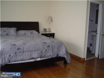 930 Jamestown Road East Windsor, NJ 08520 - Photo 10 of 11 Bedroom - Main