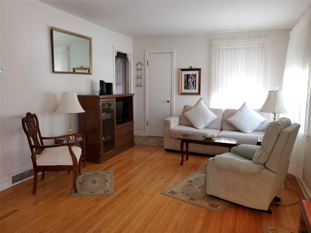 24 Rochelle Road Port Dickinson, NY 13901 - Photo 3 of 20 Gallery Image 3