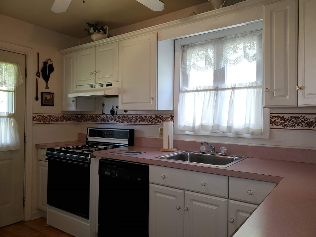24 Rochelle Road Port Dickinson, NY 13901 - Photo 7 of 20 Gallery Image 7