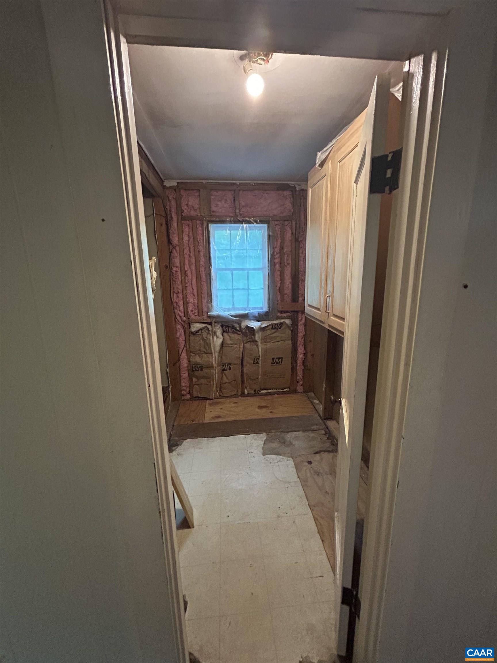 1863 River Road Faber, VA 22938 - Photo 28 of 44 a view of entry way with wooden floor