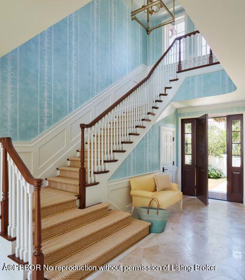 300 Indian Road Palm Beach, FL 33480 - Photo 3 of 42 a view of entryway and hall