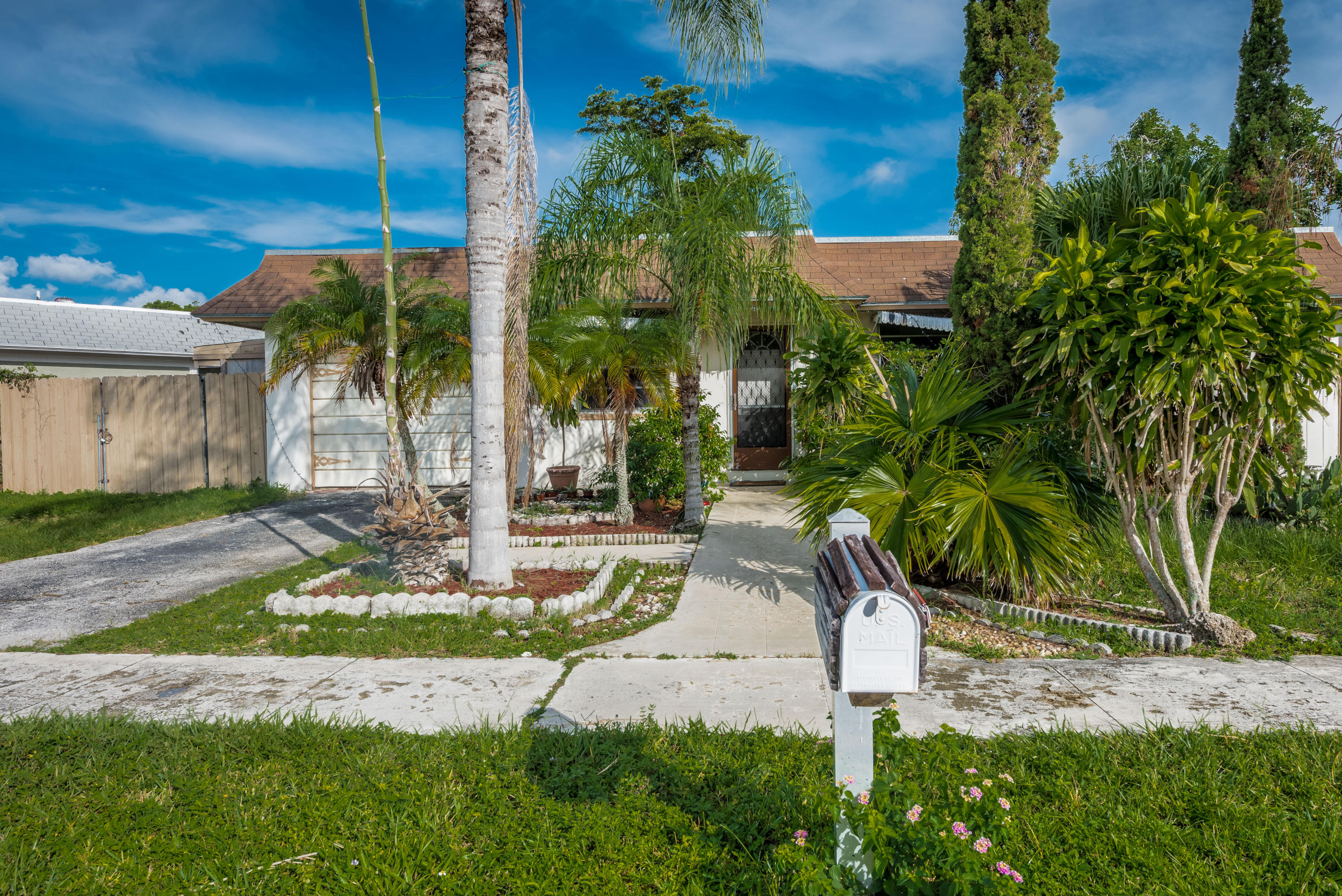 9629 Park Row Boca Raton, FL 33428 - Photo 2 of 26 9629 Parck Row-