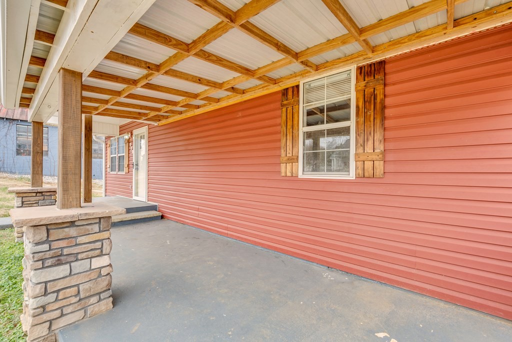 425 South Young Street Sparta, TN 38583 - Photo 3 of 30