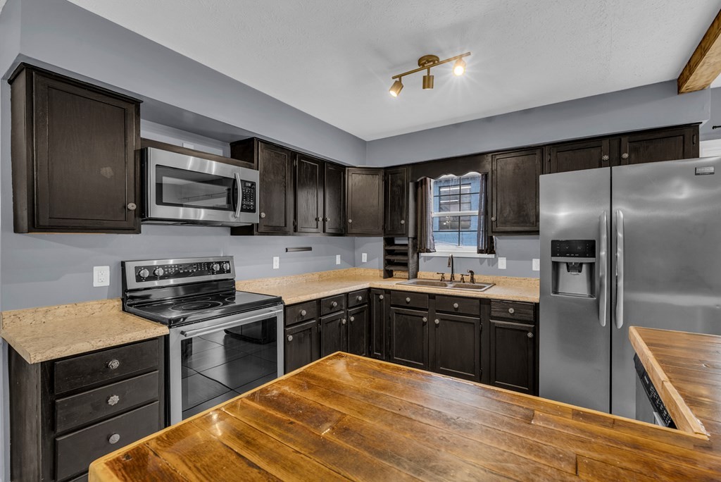 425 South Young Street Sparta, TN 38583 - Photo 6 of 30