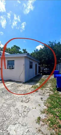 $1,100 | 1201 Northwest 51st Street, Unit EFF, Miami, FL 33142